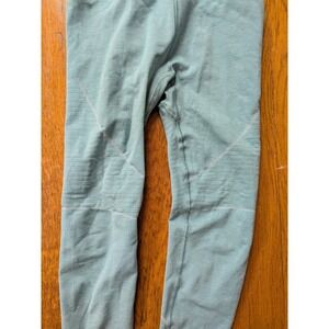 Alphalete Sage Green Seamless Leggings Women's Medium Ribbed Activewear